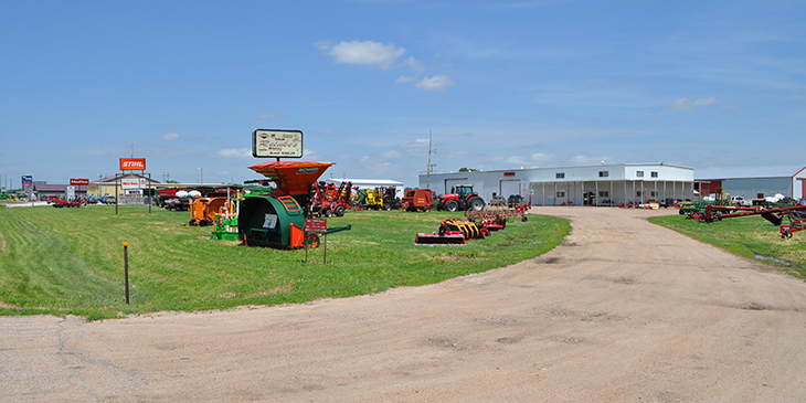 Reinke's Farm & City Service store front image